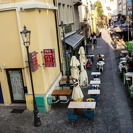 Bucharest's Pearl - The Explorer's Downtown Cabin