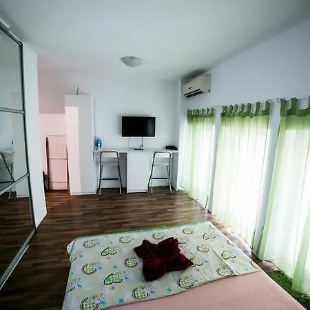 Apartment Bucharest's Pearl - The Explorer's Downtown *